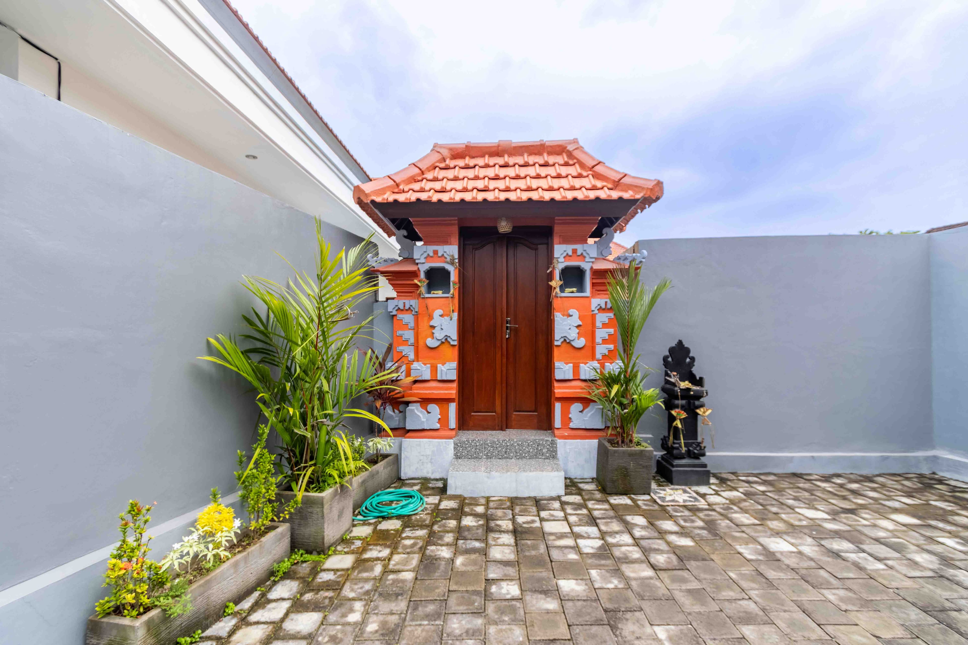 House thumbnail 2