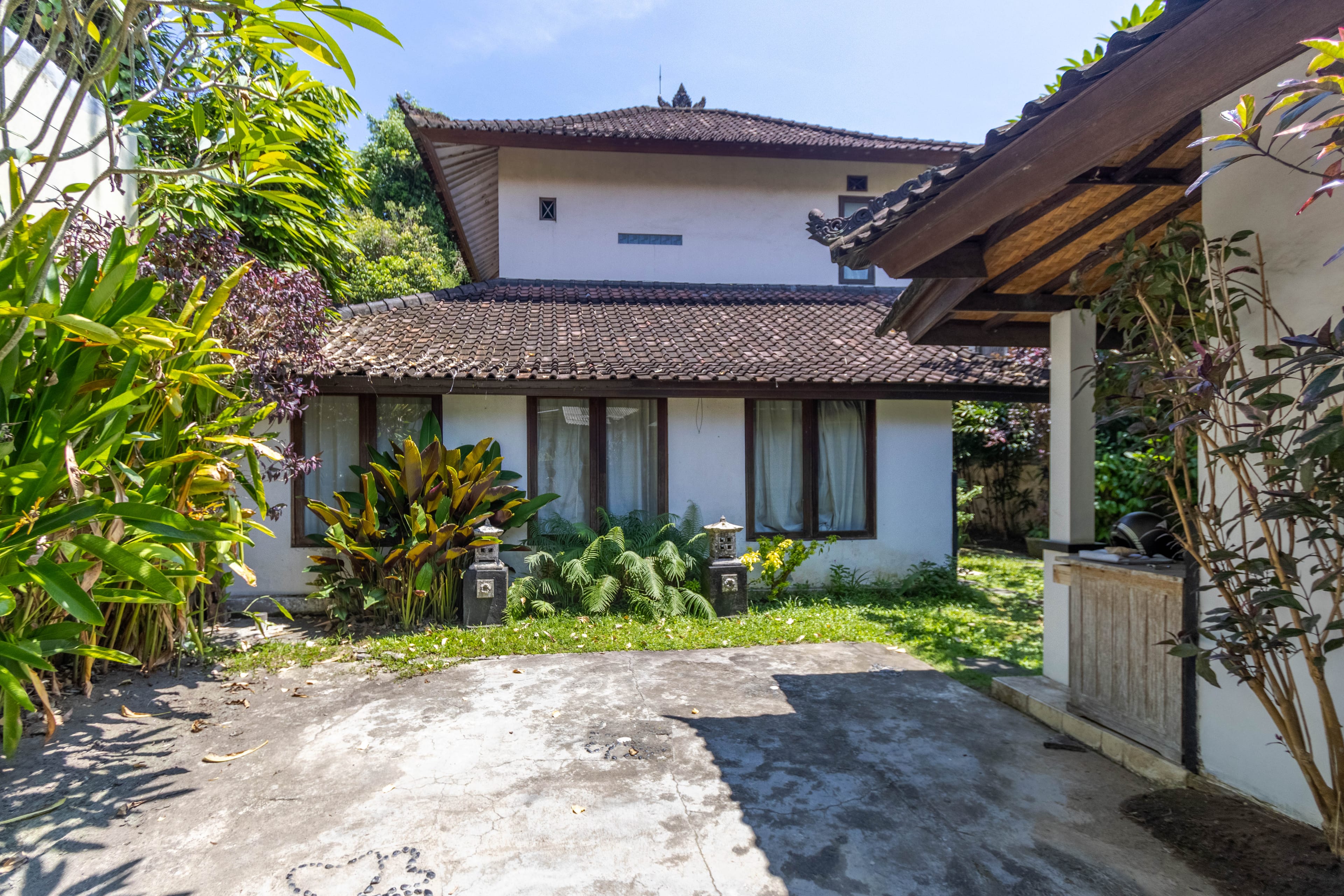House thumbnail 2