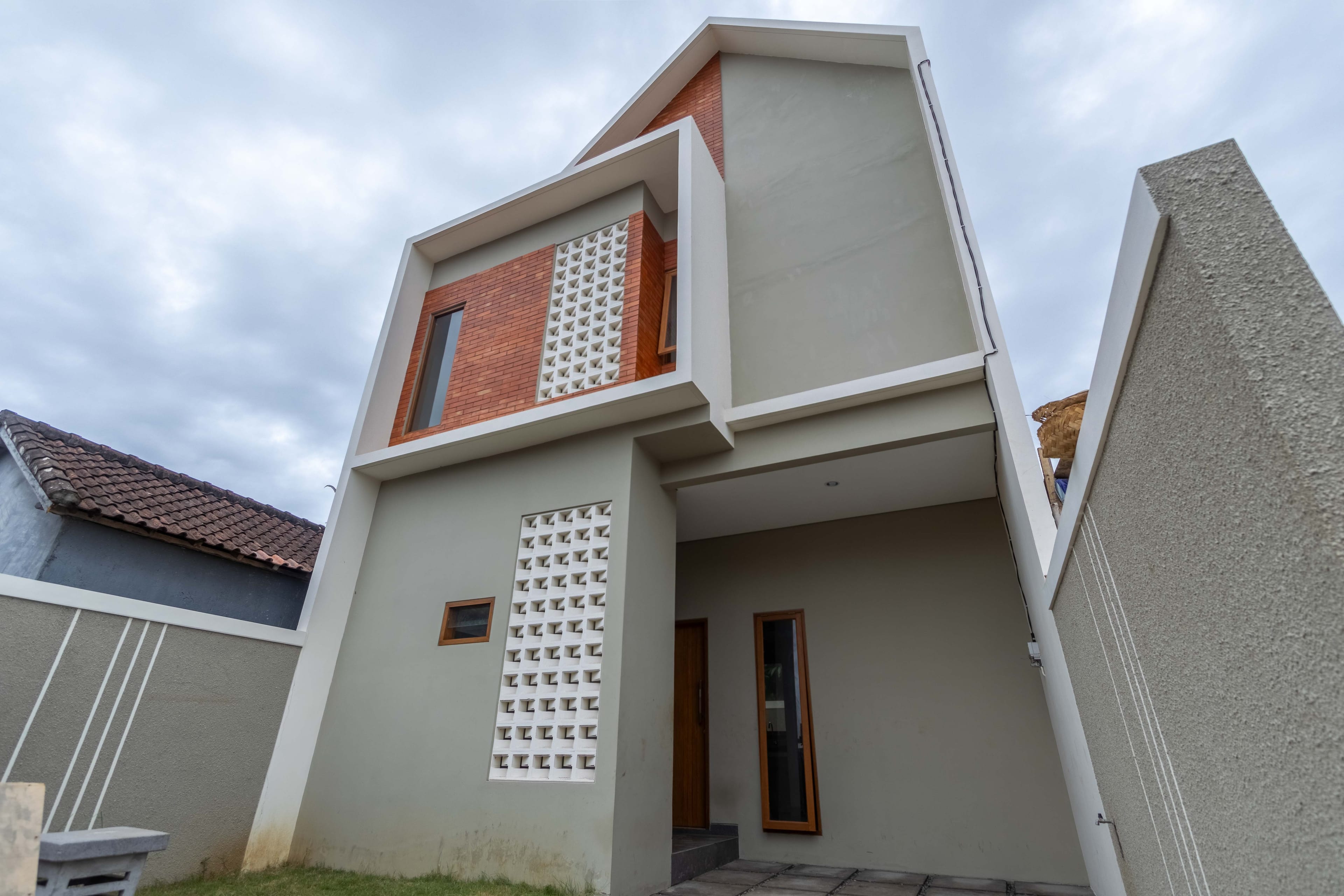 House thumbnail 1