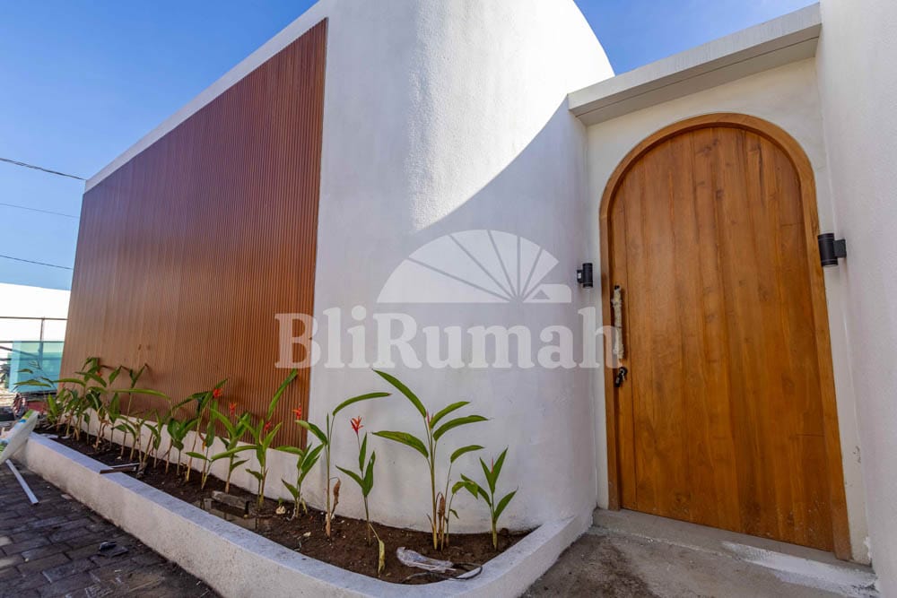 House thumbnail 2