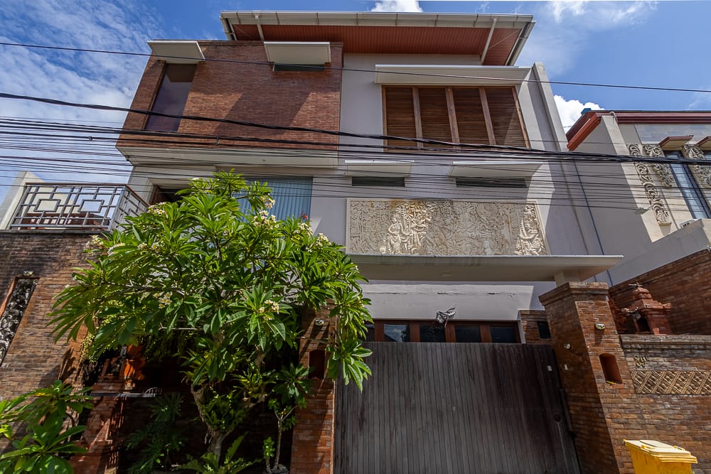 House thumbnail 2