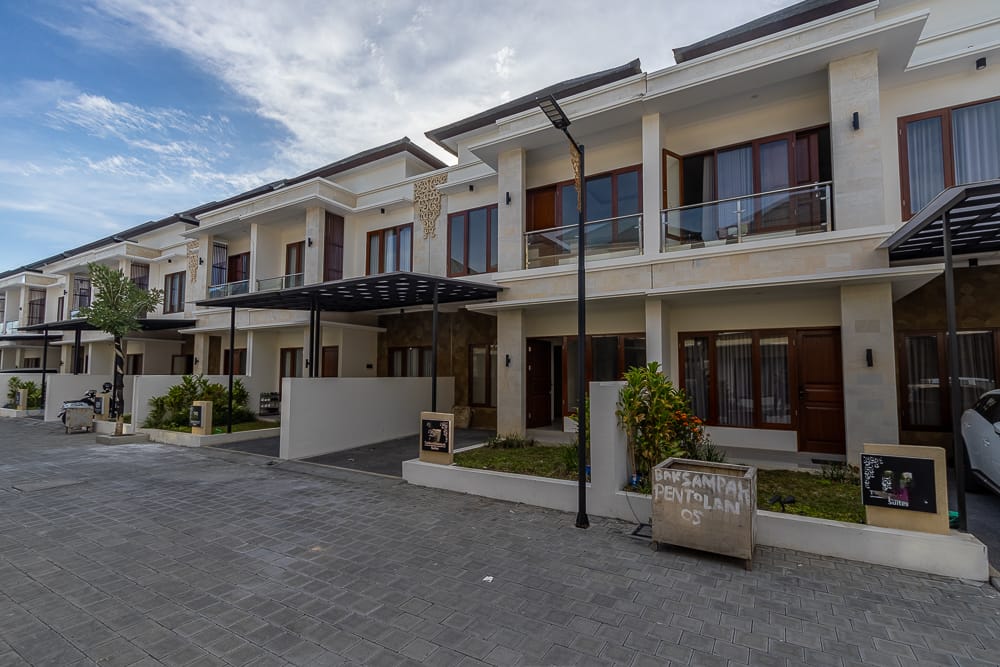House thumbnail 2