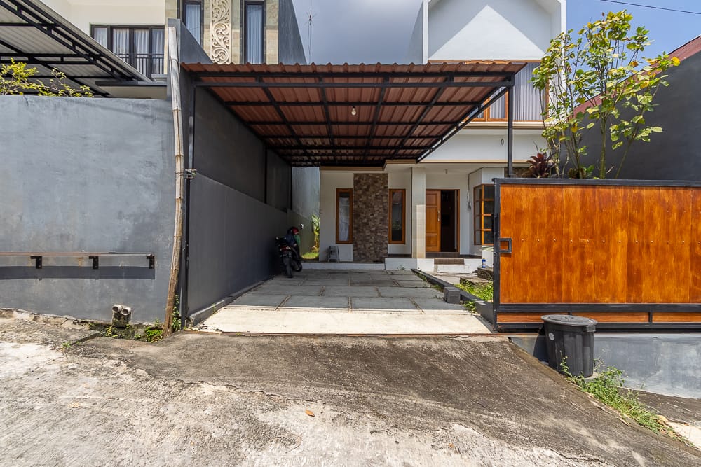 House thumbnail 2