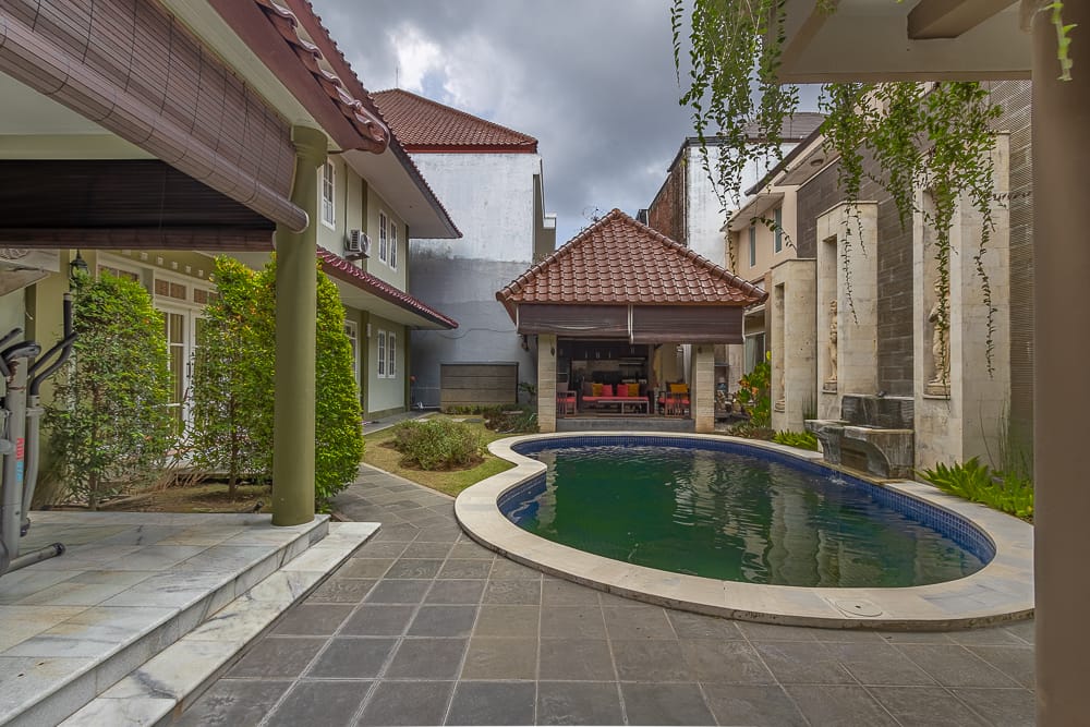 House thumbnail 1