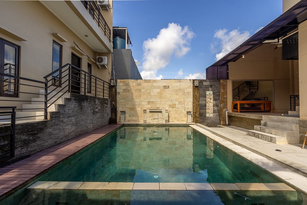 House thumbnail 1