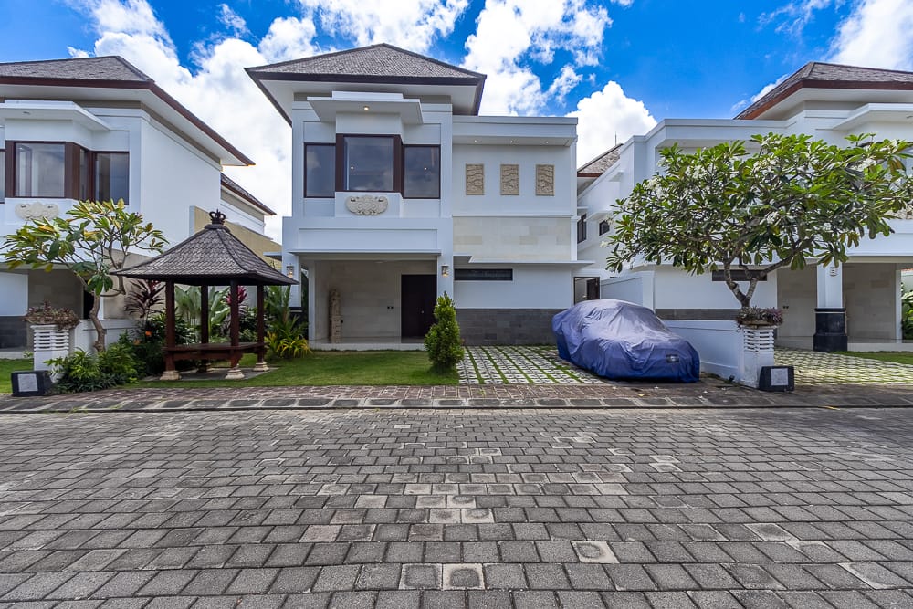 House thumbnail 1