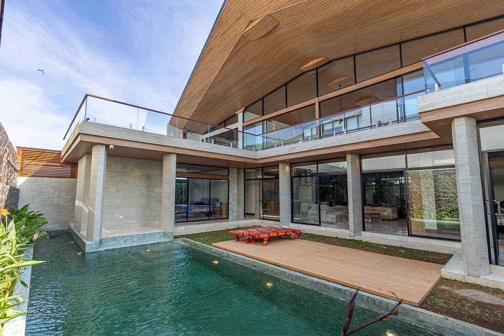 House thumbnail 1