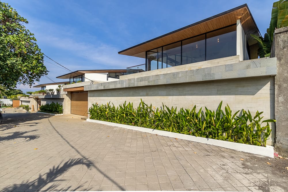 House thumbnail 2