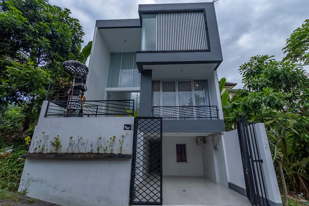 House thumbnail 1