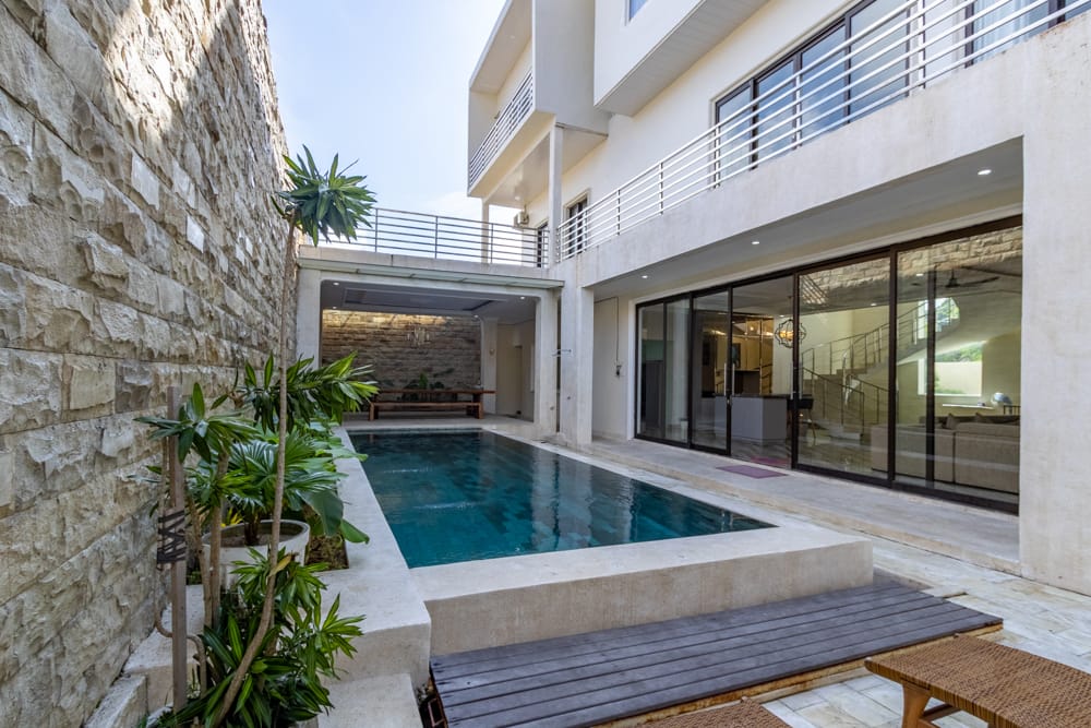 House thumbnail 1