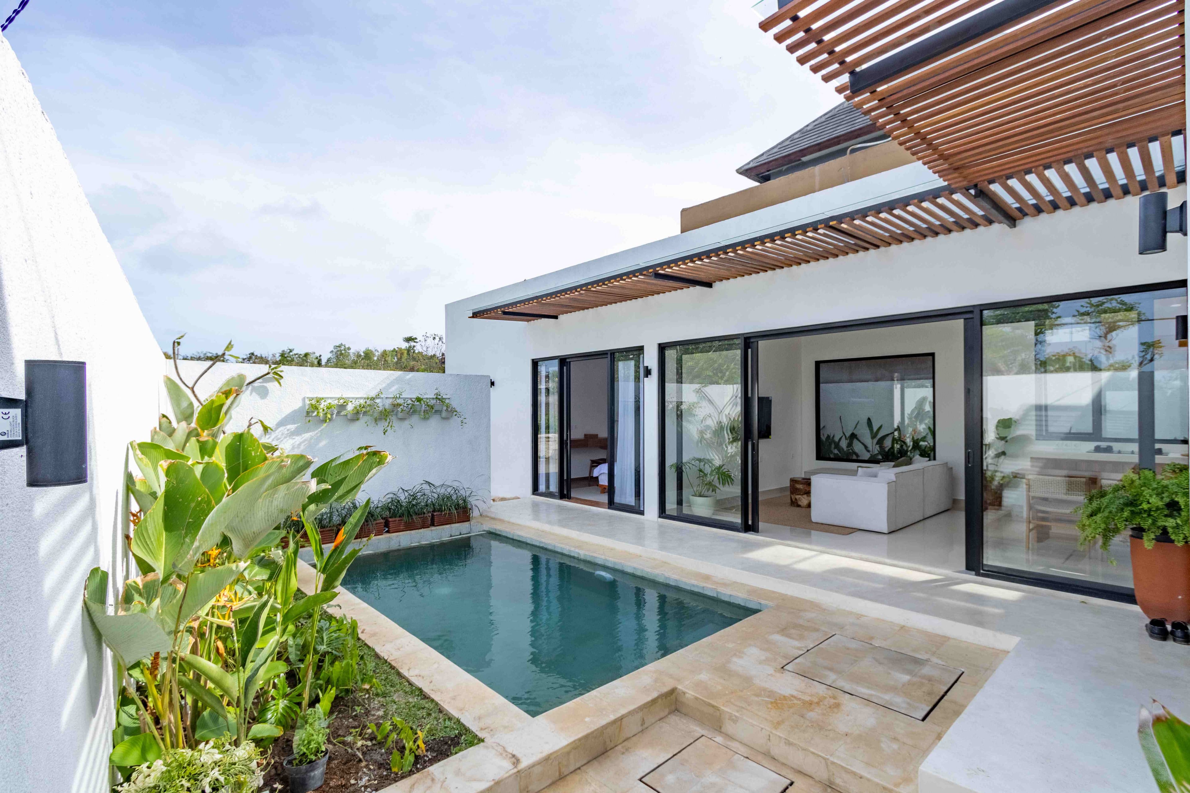 House thumbnail 1