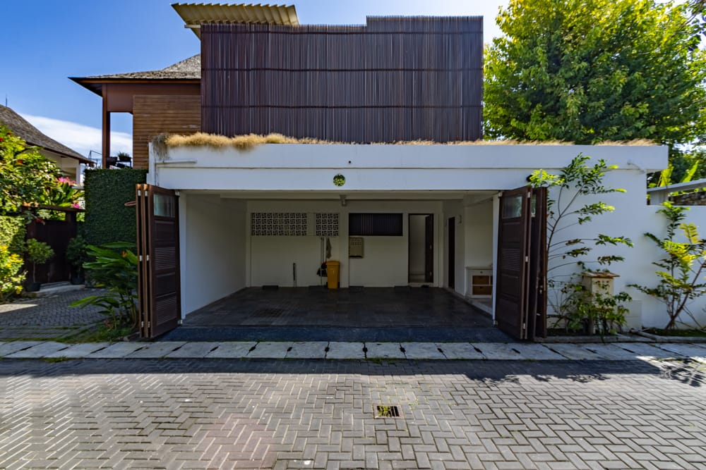 House thumbnail 2