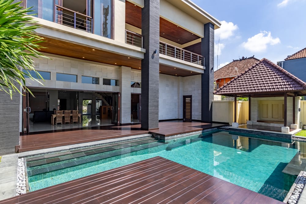 House thumbnail 1