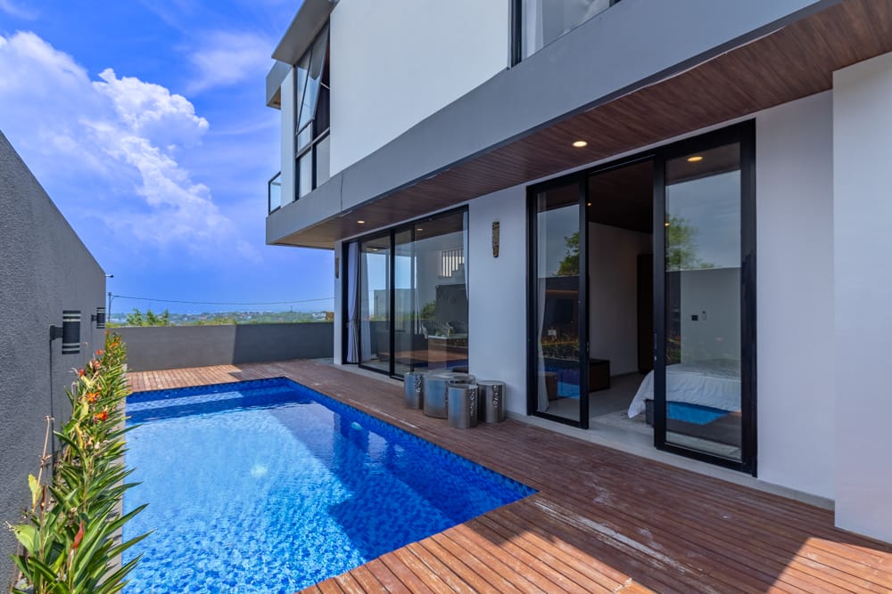 House thumbnail 1