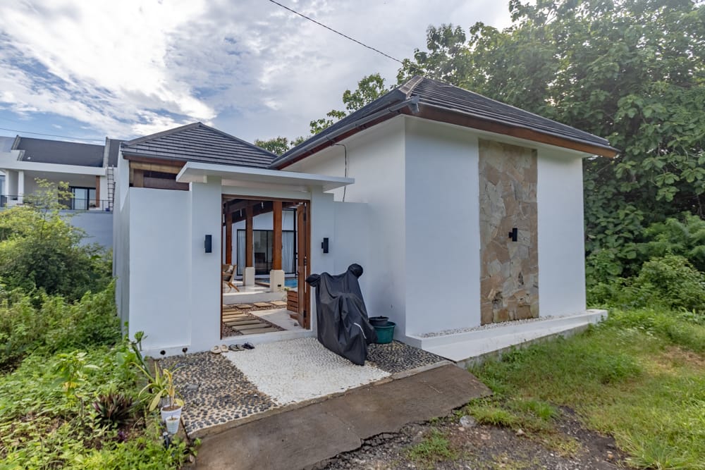 House thumbnail 2