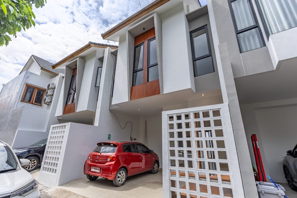 House thumbnail 1