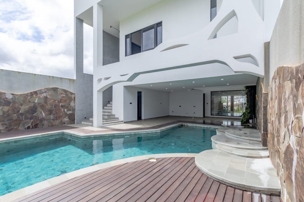 House thumbnail 1