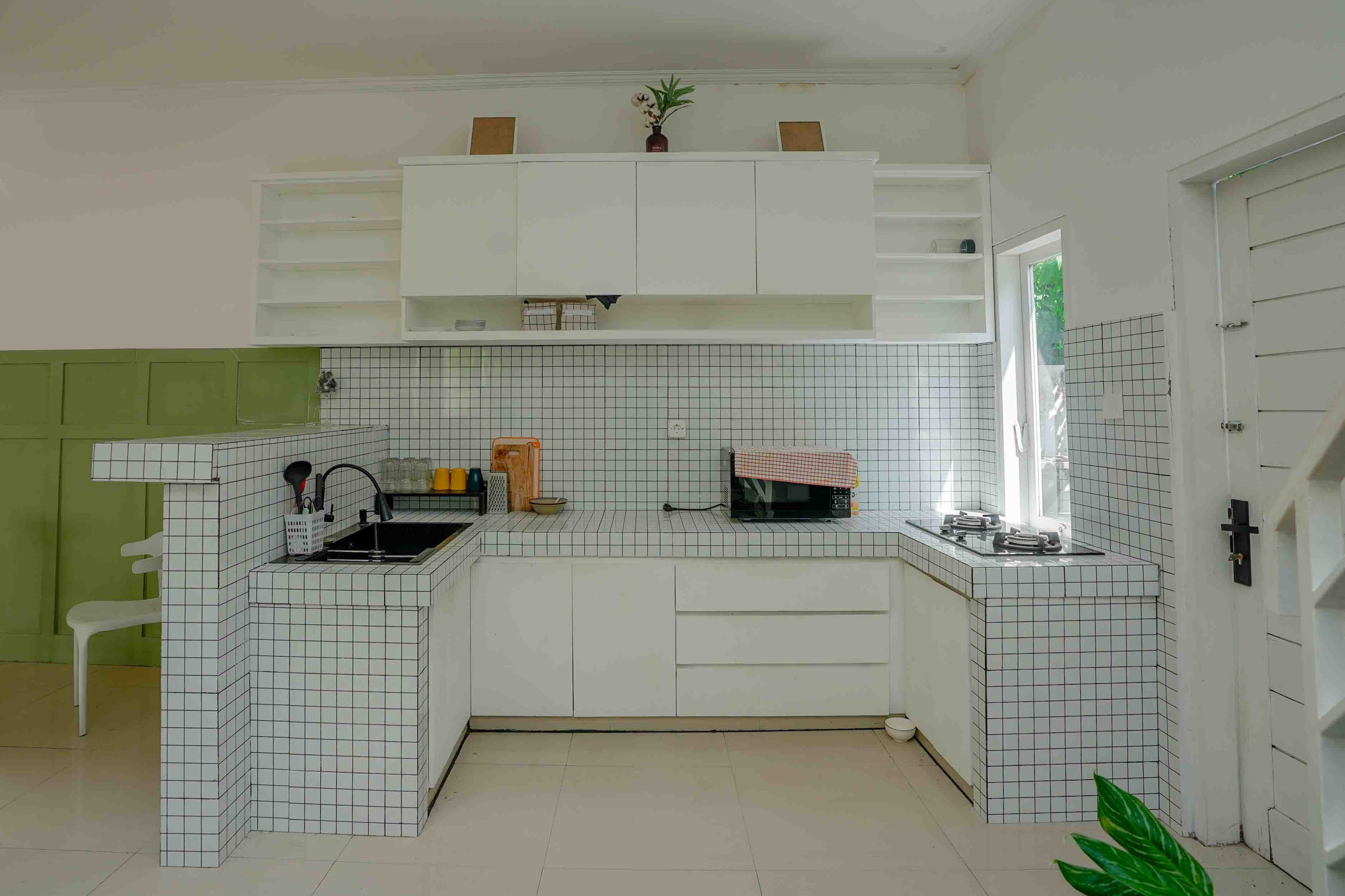 House thumbnail 3