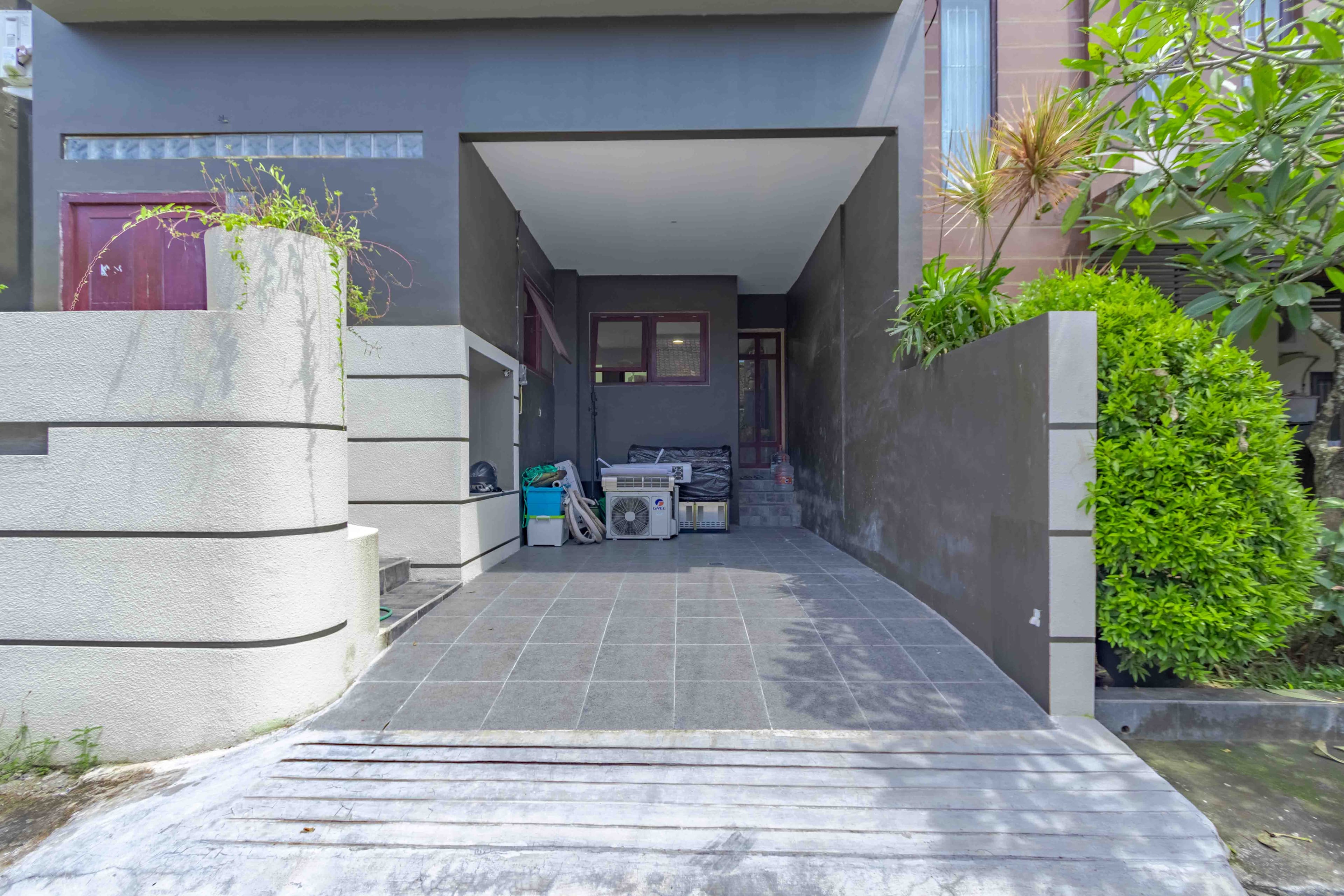 House thumbnail 2