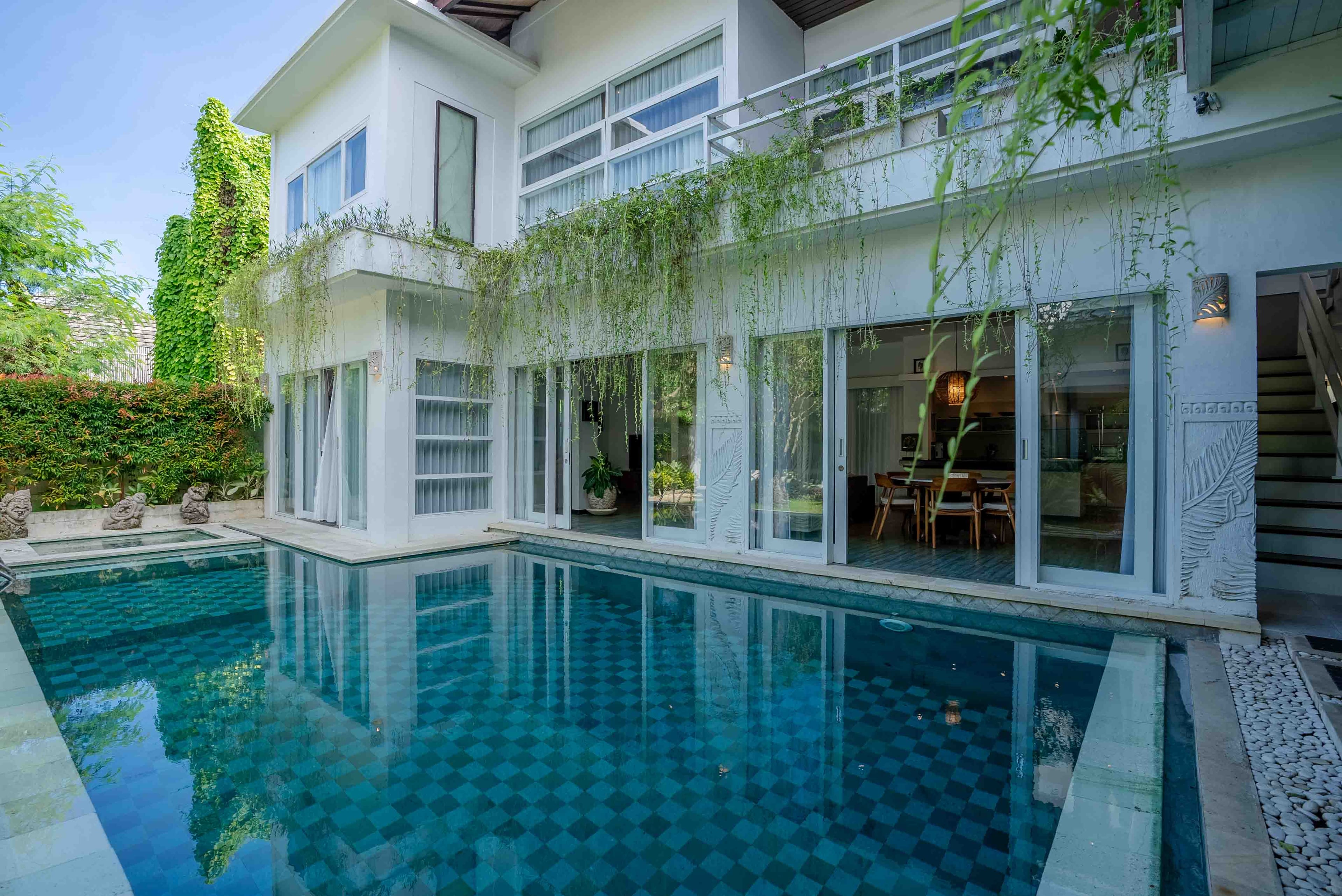 House thumbnail 1