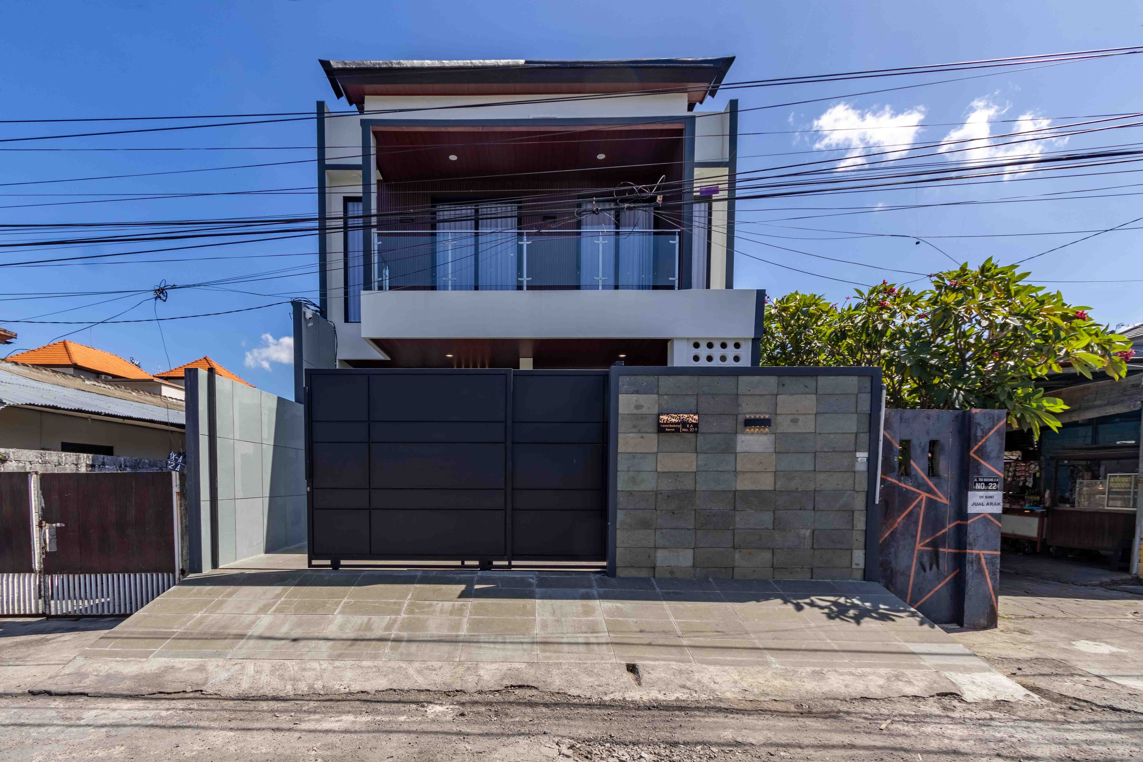 House thumbnail 1