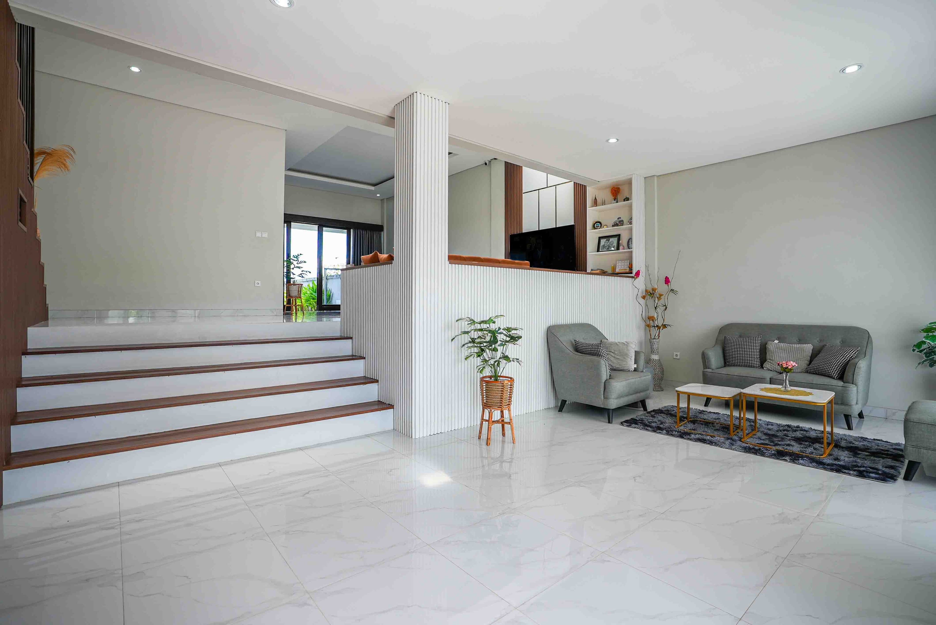 House thumbnail 3