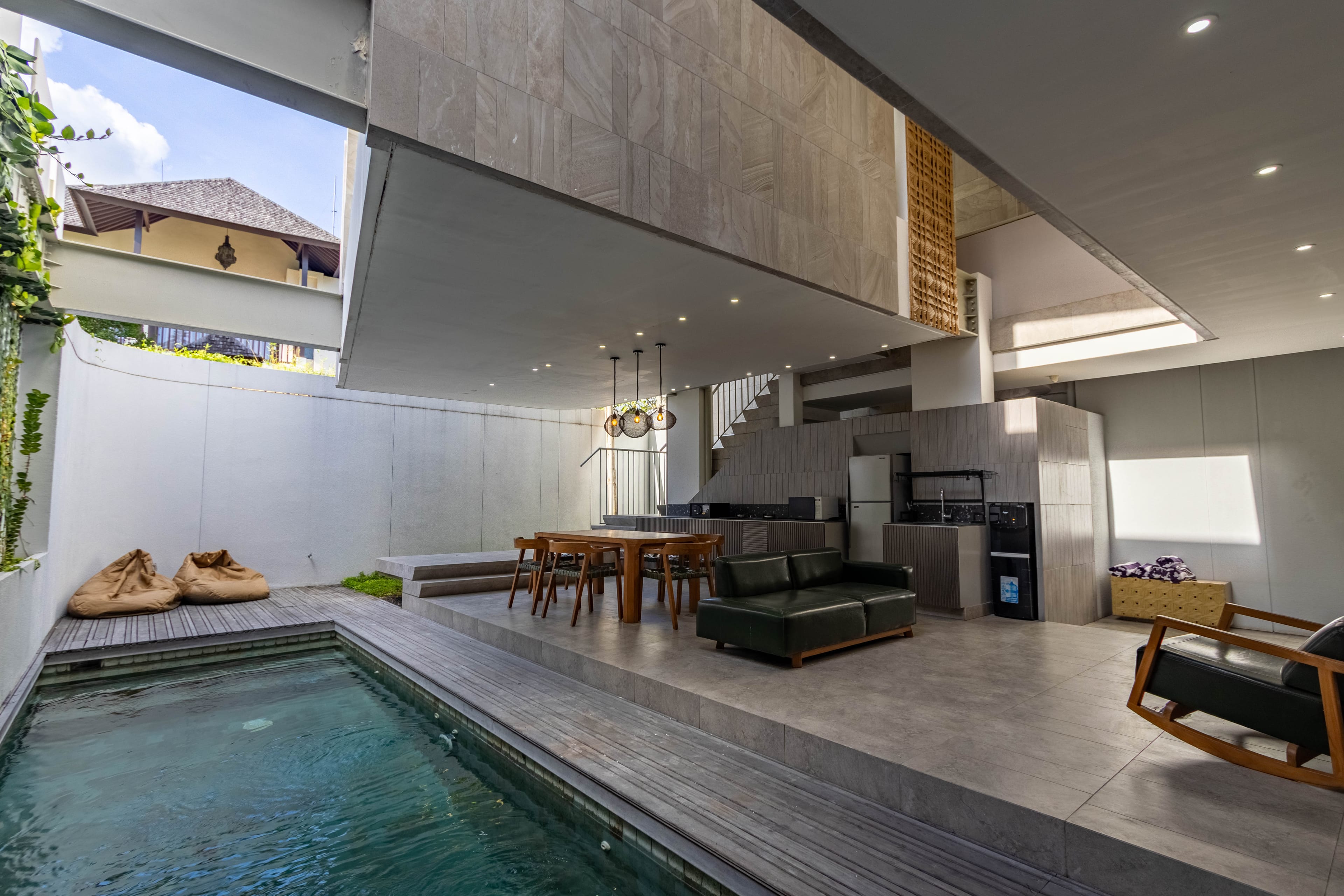 House thumbnail 2