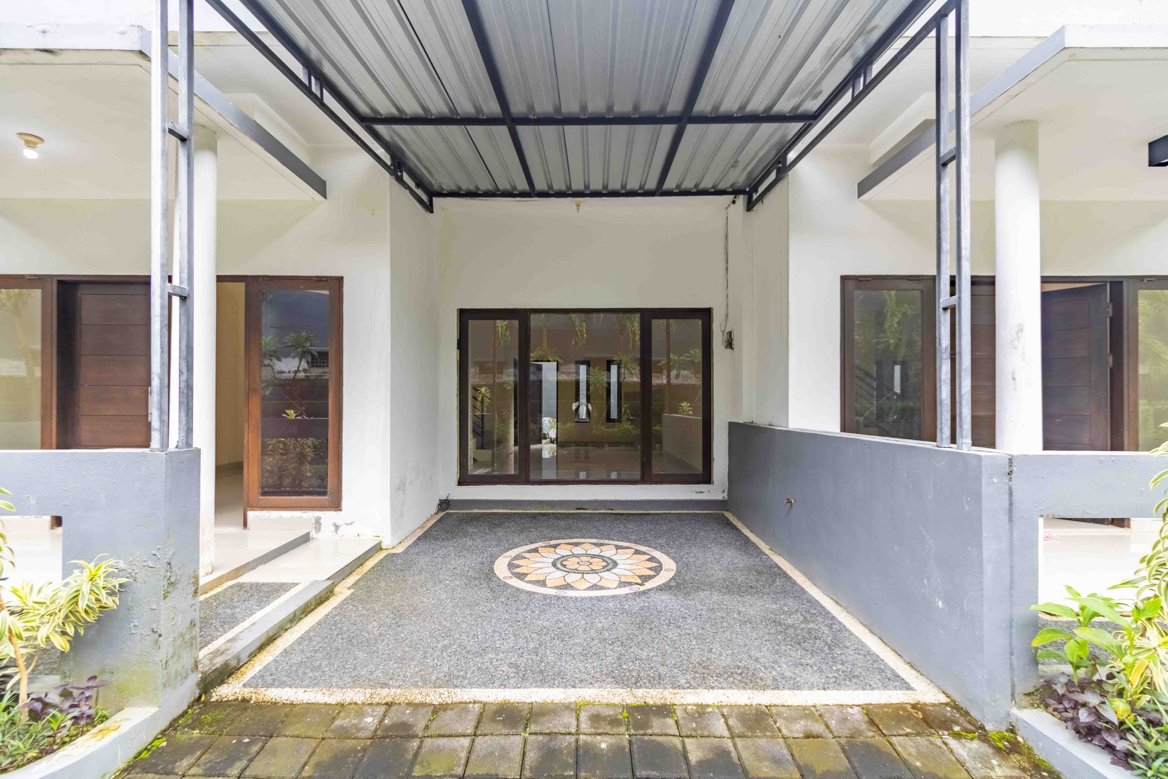 House thumbnail 2