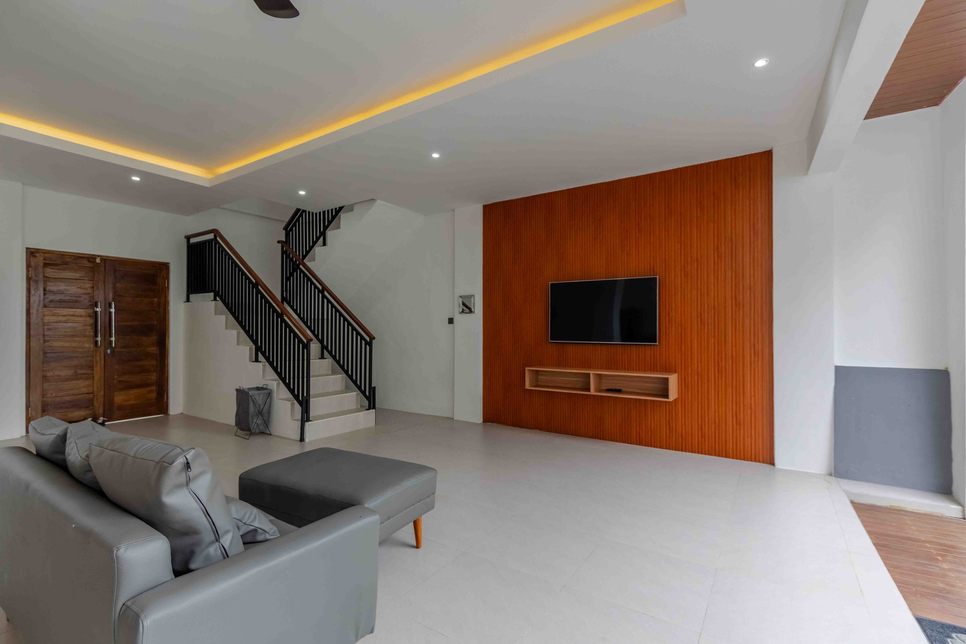 House thumbnail 2